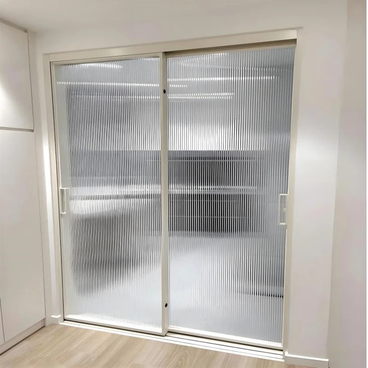 Low-iron Fluted Shower Glass